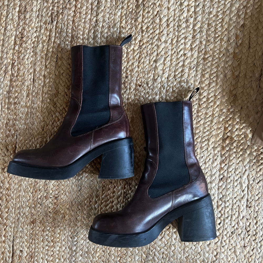 Vagabond Black and Brown Ankle Boots